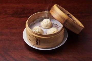 六本木のランチに、餃包の小籠包